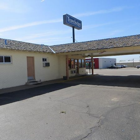 Travelodge By Wyndham Dodge City Exterior photo